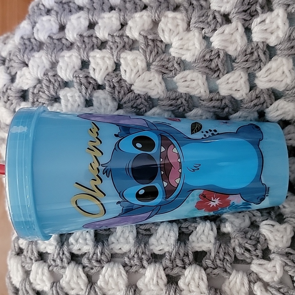 Color changing tumbler